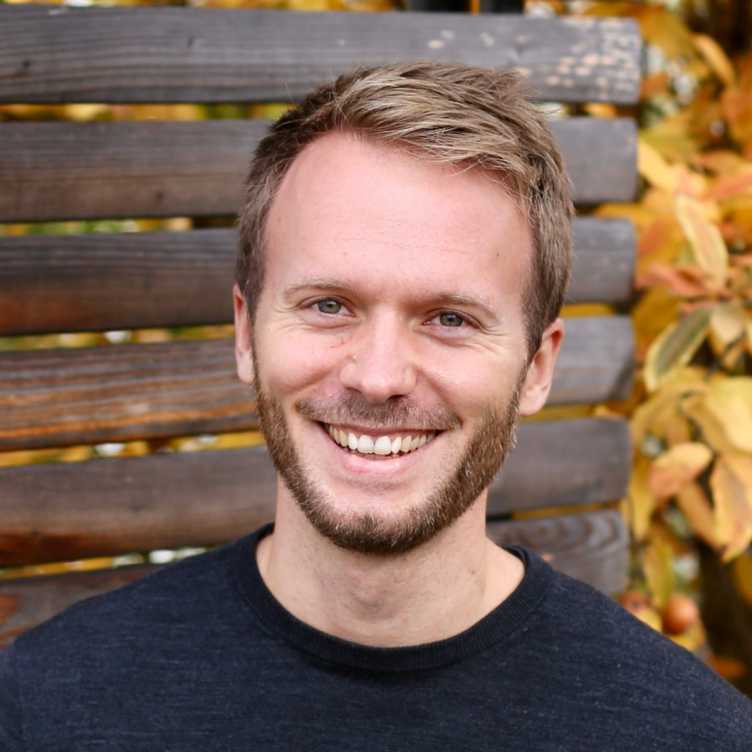 Dr. Tim Tröndle